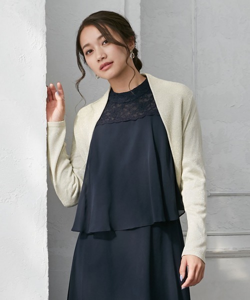 Jolie et Jolie(ジョリーエジョリー)の「長袖ラメニットボレロ(カーディガン/ボレロ・レディース・ベージュ/シルバー/ブラック・M/L/LL/3L/4L/5L)」の8枚目の写真