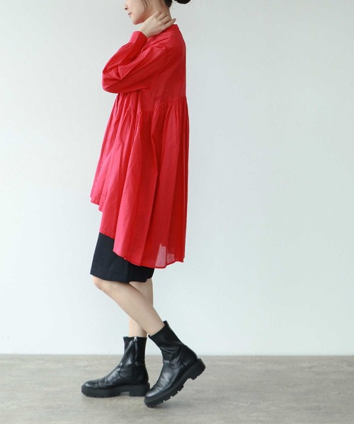 TITE IN THE STORE（ティテ　インザ　ストア）の「シアーコットンチュニックギャザーブラウス（シャツ/ブラウス・レディース・レッド/ブルー・38）」の4枚目の写真