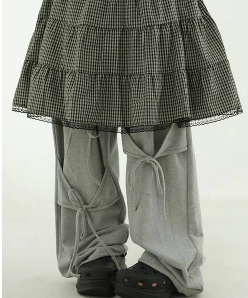 Y2K SYNAPSE FACTORY（ワイツーケー シナプスファクトリー）の「【コットン】リボンスウェットジョガーパンツ（スウェットパンツ・レディース・グレー/ブラック・FREE）」の17枚目の写真