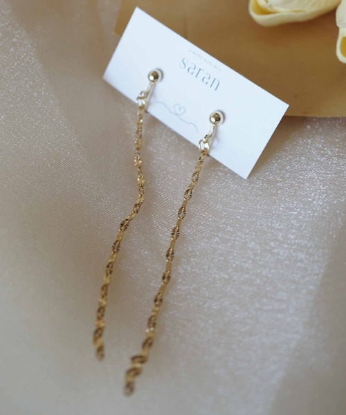 CERCA(チェルカ)の「saran jewelry/ロング デザイン チェーン イヤリング(イヤリング・レディース・ゴールド/シルバー・FREE)」の4枚目の写真