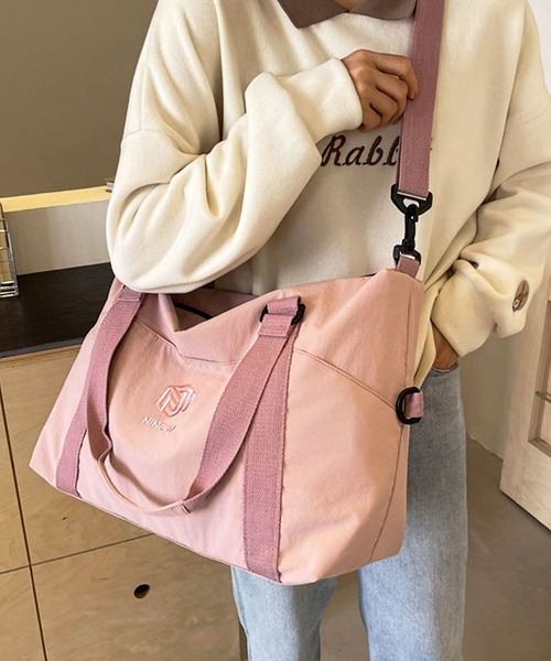 florist(フローリスト)の「【2WAY・大容量】ワントーンカラーナイロンボストンバッグ/トラベルバッグ(ボストンバッグ・レディース・オフホワイト/ライトブラウン/ブラック/ライトグレー/ピンク/グリーン・FREE)」の6枚目の写真