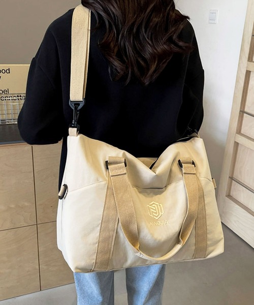 florist(フローリスト)の「【2WAY・大容量】ワントーンカラーナイロンボストンバッグ/トラベルバッグ(ボストンバッグ・レディース・オフホワイト/ライトブラウン/ブラック/ライトグレー/ピンク/グリーン・FREE)」の10枚目の写真