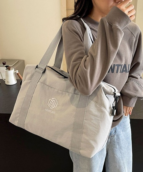 florist(フローリスト)の「【2WAY・大容量】ワントーンカラーナイロンボストンバッグ/トラベルバッグ(ボストンバッグ・レディース・オフホワイト/ライトブラウン/ブラック/ライトグレー/ピンク/グリーン・FREE)」の13枚目の写真