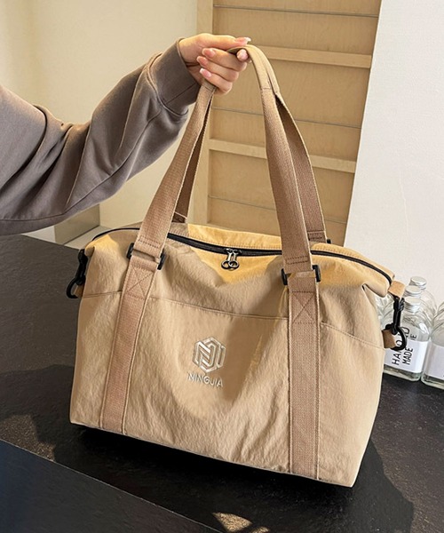 florist(フローリスト)の「【2WAY・大容量】ワントーンカラーナイロンボストンバッグ/トラベルバッグ(ボストンバッグ・レディース・オフホワイト/ライトブラウン/ブラック/ライトグレー/ピンク/グリーン・FREE)」の15枚目の写真