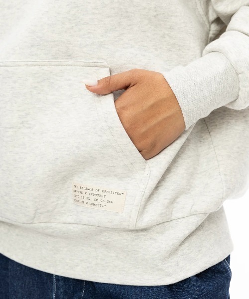 RVCA(ルーカ)の「RVCA レディース RVCA STITCH LOOSE FI トレーナー/ルーカロゴステッチワーククルーネックトレーナー・スウェット(スウェット・レディース・ブラック/グレー・SMALL/MEDIUM)」の4枚目の写真