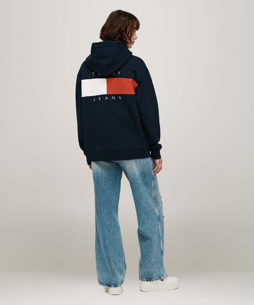 tommy jeans(トミー ジーンズ)の「リラックスブロッキングジップアップパーカー(パーカー・レディース・ネイビー・MEDIUM/SMALL/X-SMALL)」の2枚目の写真