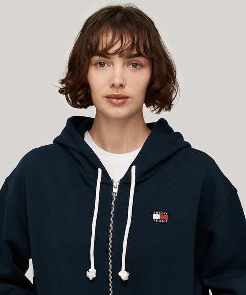 tommy jeans(トミー ジーンズ)の「リラックスブロッキングジップアップパーカー(パーカー・レディース・ネイビー・MEDIUM/SMALL/X-SMALL)」の3枚目の写真