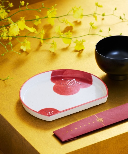 椿半月皿 / 282976（食器）｜LAKOLE（ラコレ）のファッション通販