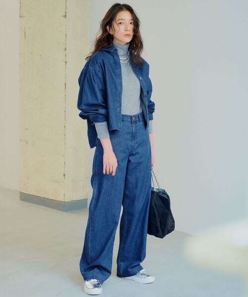 23区(ニジュウサンク)の「【Oggi3月号掲載/洗える】ライトダンガリー クロップド ボリュームスリーブ シャツ(シャツ/ブラウス・レディース・ターコイズブルー系/スカイブルー系・38)」の8枚目の写真