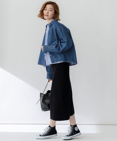 23区(ニジュウサンク)の「【Oggi3月号掲載/洗える】ライトダンガリー クロップド ボリュームスリーブ シャツ(シャツ/ブラウス・レディース・ターコイズブルー系/スカイブルー系・38)」の10枚目の写真