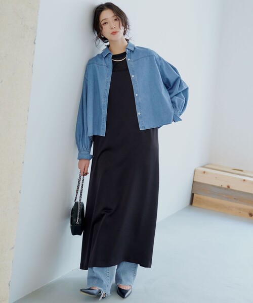 23区(ニジュウサンク)の「【Oggi3月号掲載/洗える】ライトダンガリー クロップド ボリュームスリーブ シャツ(シャツ/ブラウス・レディース・ターコイズブルー系/スカイブルー系・38)」の15枚目の写真