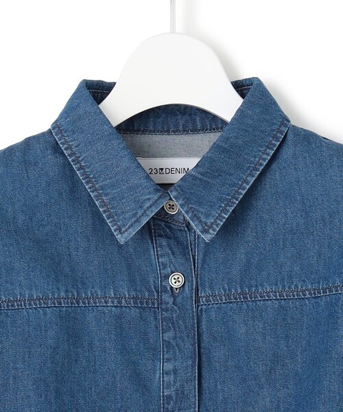 23区(ニジュウサンク)の「【Oggi3月号掲載/洗える】ライトダンガリー クロップド ボリュームスリーブ シャツ(シャツ/ブラウス・レディース・ターコイズブルー系/スカイブルー系・38)」の3枚目の写真