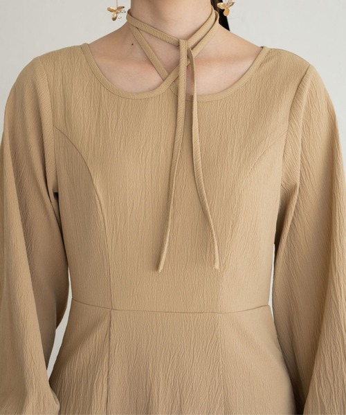 raffime（ラフィミー）の「バルーンスリーブチョーカーフレアワンピース（ワンピース・レディース・ライトベージュ/ブラック/ライトブラウン・MEDIUM/SMALL）」の11枚目の写真