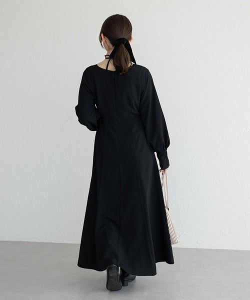 raffime（ラフィミー）の「バルーンスリーブチョーカーフレアワンピース（ワンピース・レディース・ライトベージュ/ブラック/ライトブラウン・MEDIUM/SMALL）」の9枚目の写真