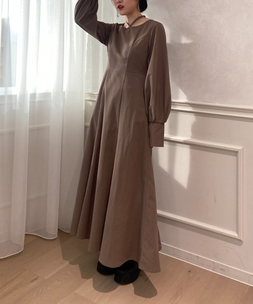 raffime（ラフィミー）の「バルーンスリーブチョーカーフレアワンピース（ワンピース・レディース・ライトベージュ/ブラック/ライトブラウン・MEDIUM/SMALL）」の19枚目の写真