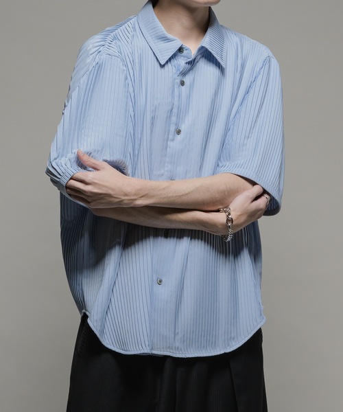 CASPER JOHN（キャスパージョン）の「Various loose shirts -dry pleats- /バリアスルーズシャツ -ドライプリーツ-（シャツ/ブラウス・メンズ・チャコールグレー/ブルー/ブラック/グレイッシュベージュ/サックスブルー・X-SMALL/SMALL/MEDIUM/LARGE）」の4枚目の写真