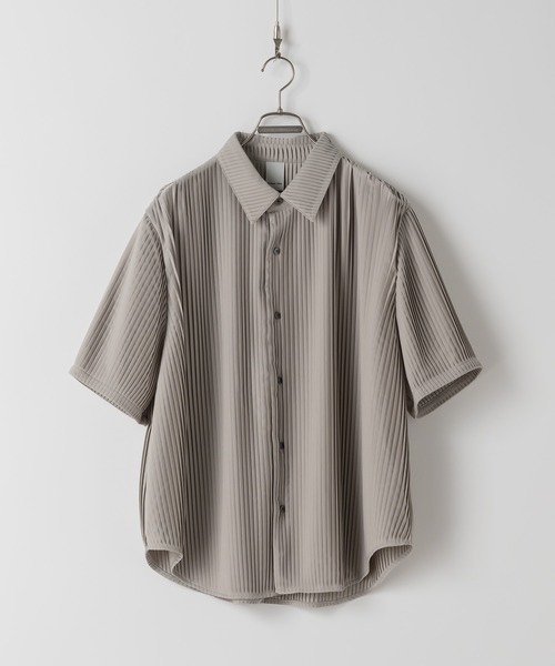 CASPER JOHN（キャスパージョン）の「Various loose shirts -dry pleats- /バリアスルーズシャツ -ドライプリーツ-（シャツ/ブラウス・メンズ・チャコールグレー/ブルー/ブラック/グレイッシュベージュ/サックスブルー・X-SMALL/SMALL/MEDIUM/LARGE）」の16枚目の写真