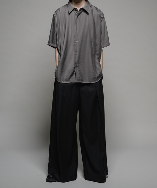 CASPER JOHN（キャスパージョン）の「Various loose shirts -dry pleats- /バリアスルーズシャツ -ドライプリーツ-（シャツ/ブラウス・メンズ・チャコールグレー/ブルー/ブラック/グレイッシュベージュ/サックスブルー・X-SMALL/SMALL/MEDIUM/LARGE）」の12枚目の写真