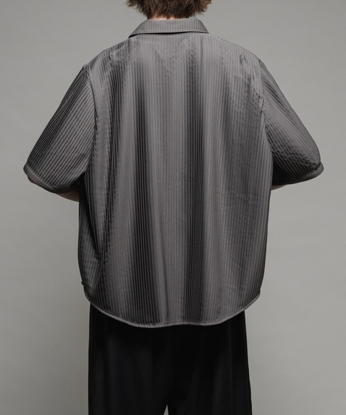 CASPER JOHN（キャスパージョン）の「Various loose shirts -dry pleats- /バリアスルーズシャツ -ドライプリーツ-（シャツ/ブラウス・メンズ・チャコールグレー/ブルー/ブラック/グレイッシュベージュ/サックスブルー・X-SMALL/SMALL/MEDIUM/LARGE）」の9枚目の写真