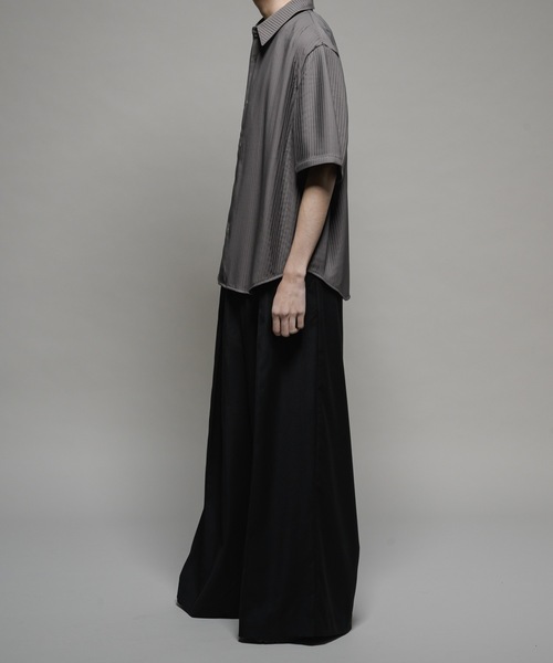 CASPER JOHN（キャスパージョン）の「Various loose shirts -dry pleats- /バリアスルーズシャツ -ドライプリーツ-（シャツ/ブラウス・メンズ・チャコールグレー/ブルー/ブラック/グレイッシュベージュ/サックスブルー・X-SMALL/SMALL/MEDIUM/LARGE）」の14枚目の写真