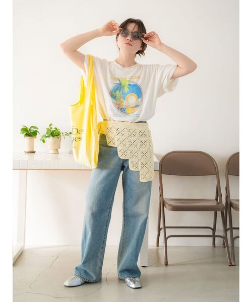 Ungrid(アングリッド)の「CREST CURLロゴTee(Tシャツ/カットソー・レディース・ブルー/オフホワイト/レッド・FREE)」の9枚目の写真