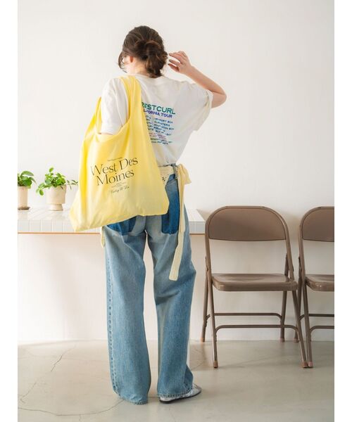Ungrid(アングリッド)の「CREST CURLロゴTee(Tシャツ/カットソー・レディース・ブルー/オフホワイト/レッド・FREE)」の11枚目の写真