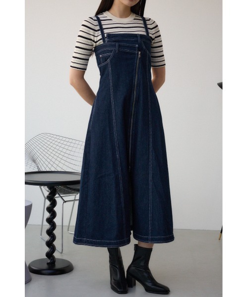 AZUL by moussy(アズールバイマウジー)の「AZUL DENIM ダブルウエストキャミワンピース(ワンピース・レディース・ライトブラック/ワンウォッシュ・SMALL/MEDIUM)」の2枚目の写真