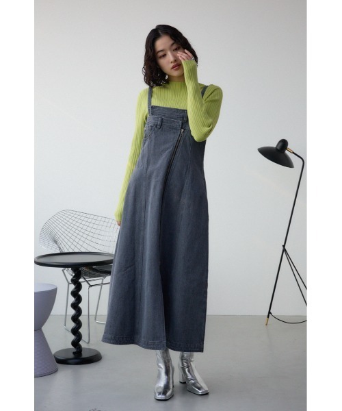 AZUL by moussy(アズールバイマウジー)の「AZUL DENIM ダブルウエストキャミワンピース(ワンピース・レディース・ライトブラック/ワンウォッシュ・SMALL/MEDIUM)」の4枚目の写真