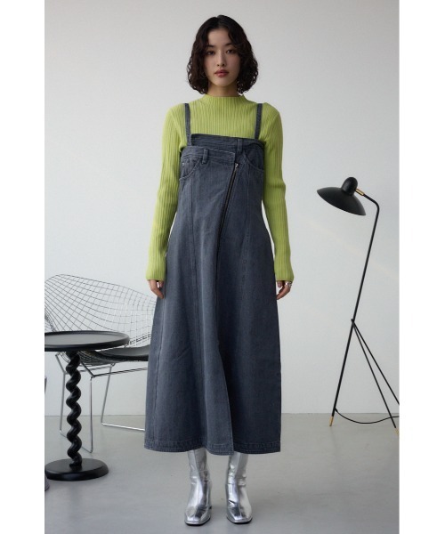 AZUL by moussy(アズールバイマウジー)の「AZUL DENIM ダブルウエストキャミワンピース(ワンピース・レディース・ライトブラック/ワンウォッシュ・SMALL/MEDIUM)」の5枚目の写真