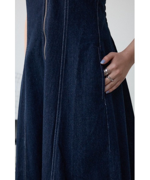 AZUL by moussy(アズールバイマウジー)の「AZUL DENIM ダブルウエストキャミワンピース(ワンピース・レディース・ライトブラック/ワンウォッシュ・SMALL/MEDIUM)」の22枚目の写真