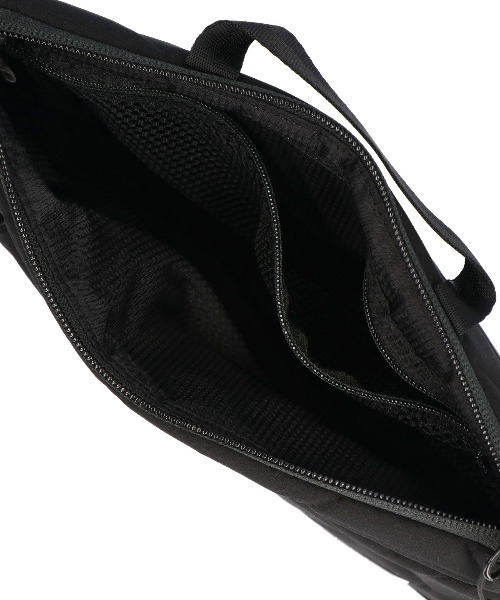 THE NORTH FACE（ザノースフェイス）の「THE NORTH FACE Geoface Pouch ジオフェイスポーチ（クラッチバッグ・メンズ・ホワイト系その他/カーキ/ブラック・FREE）」の7枚目の写真