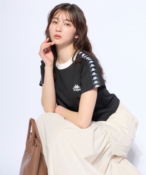 Kappa(カッパ)の「バンダテープ ラグラン Tシャツ(Tシャツ/カットソー・レディース・ブラック/ホワイト・MEDIUM/LARGE/X-LARGE)」の2枚目の写真