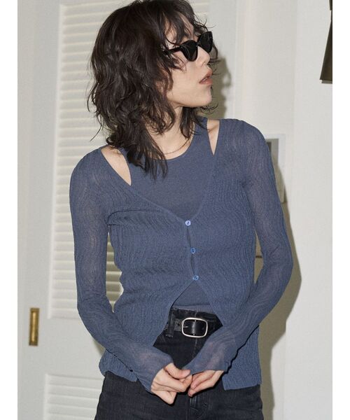 VEQUM（VEQUM）の「【VEQUM】SHEER WAVING LAYER KNIT（ニット/セーター・レディース・ブルー/ブラック/ブラウン・FREE）」の3枚目の写真