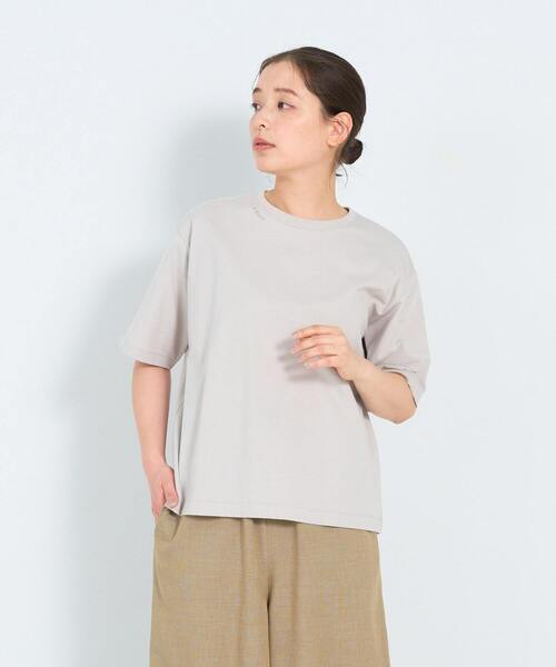 ADIEU TRISTESSE（アデュートリステス）の「花言葉プリントT（Tシャツ/カットソー・レディース・チャコールグレー/アイボリー/ベージュ/イエロー/ピンク・FREE）」の4枚目の写真