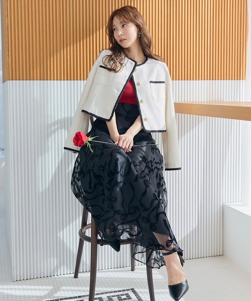 SWINGLE（スウィングル）の「パウダリーラメツイードブレードノーカラージャケット（ノーカラージャケット・レディース・アイボリー/ベージュ/ブラック・SMALL/MEDIUM）」の5枚目の写真