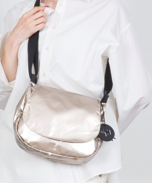 Jack Gomme（ジャックゴム）の「【JACK GOMME/ジャックゴム】ショルダーバッグ ボディーバッグ メッセンジャー バッグ NICO（ショルダーバッグ・レディース・カーキ/ゴールド/ブラック/ガンメタ/ホワイト/レッド/ブルー/ライトブルー・FREE）」の7枚目の写真