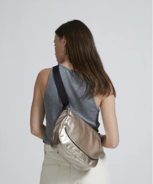 Jack Gomme（ジャックゴム）の「【JACK GOMME/ジャックゴム】ショルダーバッグ ボディーバッグ メッセンジャー バッグ NICO（ショルダーバッグ・レディース・カーキ/ゴールド/ブラック/ガンメタ/ホワイト/レッド/ブルー/ライトブルー・FREE）」の16枚目の写真