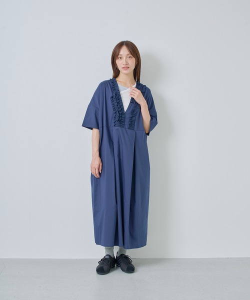 Kelen（ケレン）の「「KELEN / ケレン」 フリルデザインVネックワンピース RIFFEW（ワンピース・レディース・ライトグリーン/ネイビー/グレー/ブラック・S/M）」の5枚目の写真