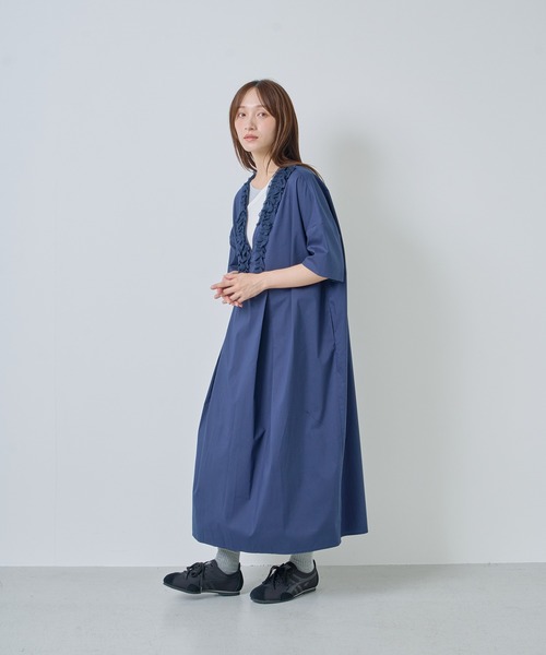 Kelen（ケレン）の「「KELEN / ケレン」 フリルデザインVネックワンピース RIFFEW（ワンピース・レディース・ライトグリーン/ネイビー/グレー/ブラック・S/M）」の8枚目の写真