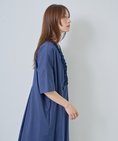 Kelen（ケレン）の「「KELEN / ケレン」 フリルデザインVネックワンピース RIFFEW（ワンピース・レディース・ライトグリーン/ネイビー/グレー/ブラック・S/M）」の15枚目の写真