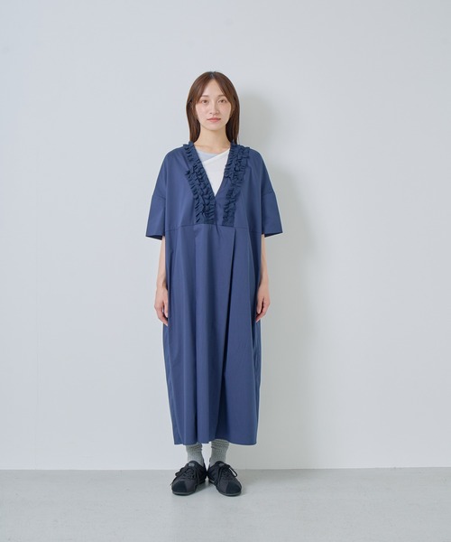 Kelen（ケレン）の「「KELEN / ケレン」 フリルデザインVネックワンピース RIFFEW（ワンピース・レディース・ライトグリーン/ネイビー/グレー/ブラック・S/M）」の17枚目の写真