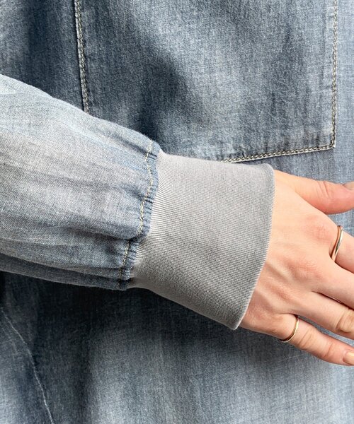 DouDou（ドゥドゥ）の「袖リブシアーデニムシャツ（シャツ/ブラウス