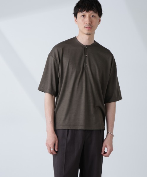 NANO universe(ナノユニバース)の「「ALL-DAYS COMFORT 100% WOOL」 ヘンリーネックTEE(Tシャツ/カットソー・メンズ・ブラック/カーキ・L/M/S)」の1枚目の写真