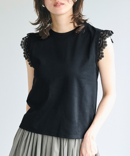 coca(coca)(コカ)の「肩レーストップス(Tシャツ/カットソー・レディース・ホワイト/ブラック・M/L/S)」の1枚目の写真