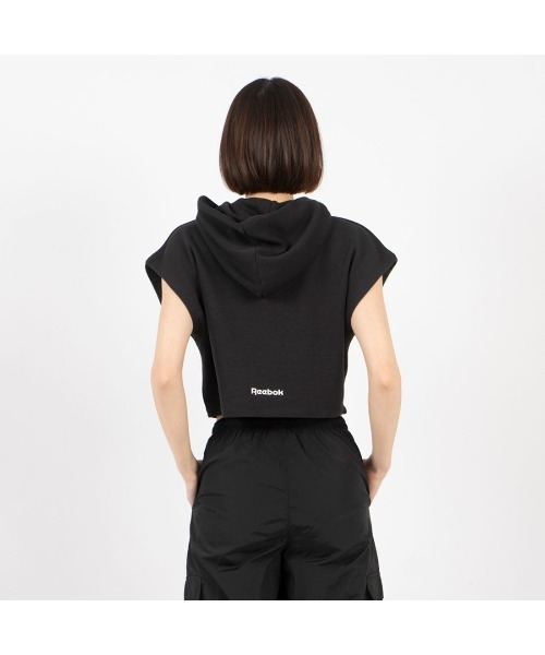 Reebok（リーボック）の「Bボール オフコート クロップ フーディー / BBALL OFF COURT  CROP HOODIE（パーカー・レディース・ブラック・SMALL/XX-LARGE/LARGE/MEDIUM/X-LARGE）」の3枚目の写真