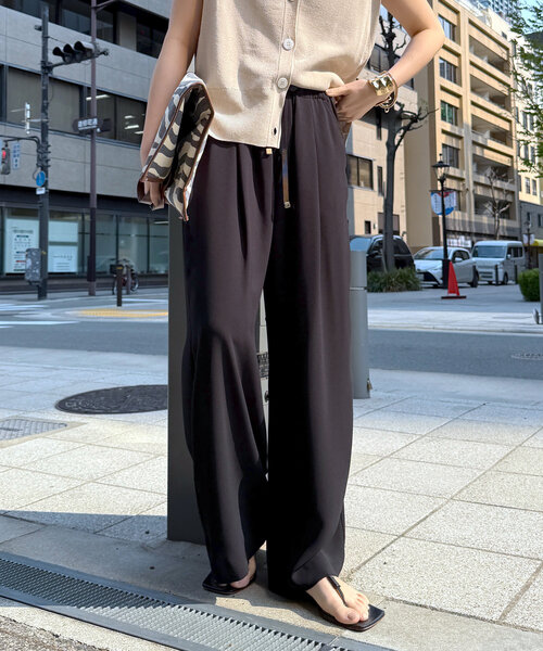 DouDou(ドゥドゥ)の「ドロストワイドパンツ(その他パンツ・レディース・チャコールグレー/オフホワイト/ブラック・FREE/TM)」の2枚目の写真