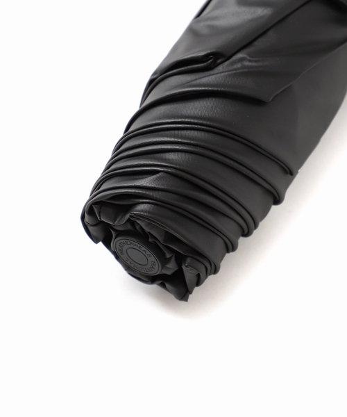 Traditional Weatherwear（トラディショナルウェザーウェア）の「【TRADITIONAL WEATHERWEAR】LIGHT WEIGHT UMBRELLA：晴雨兼用折りたたみ傘（折りたたみ傘・レディース・ベージュ/ブラック・FREE）」の14枚目の写真