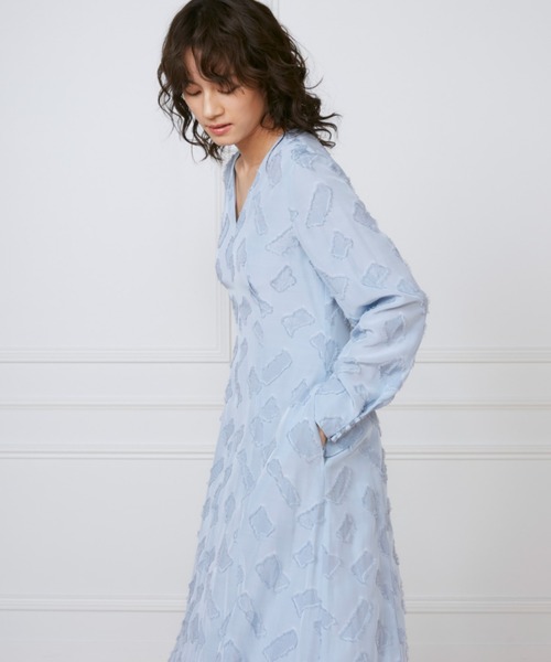 INED(イネド)の「カットジャガードミディ丈ワンピース《la veille by SUPERIOR CLOSET》(ワンピース・レディース・サックスブルー/アイボリー・9号/11号/7号)」の17枚目の写真