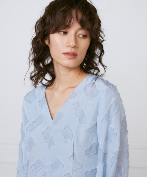 INED(イネド)の「カットジャガードミディ丈ワンピース《la veille by SUPERIOR CLOSET》(ワンピース・レディース・サックスブルー/アイボリー・9号/11号/7号)」の16枚目の写真