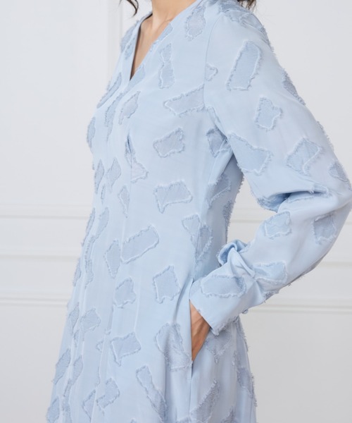 INED(イネド)の「カットジャガードミディ丈ワンピース《la veille by SUPERIOR CLOSET》(ワンピース・レディース・サックスブルー/アイボリー・9号/11号/7号)」の15枚目の写真